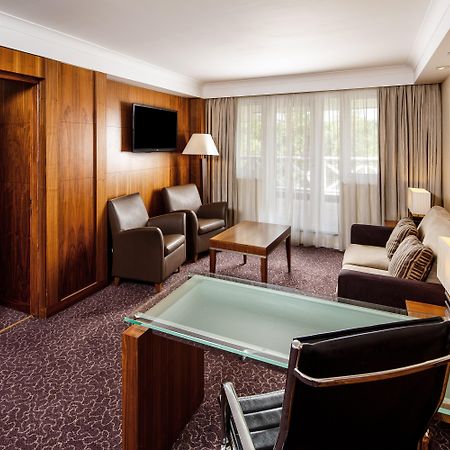 Crowne Plaza Reading Hotell Exteriör bild