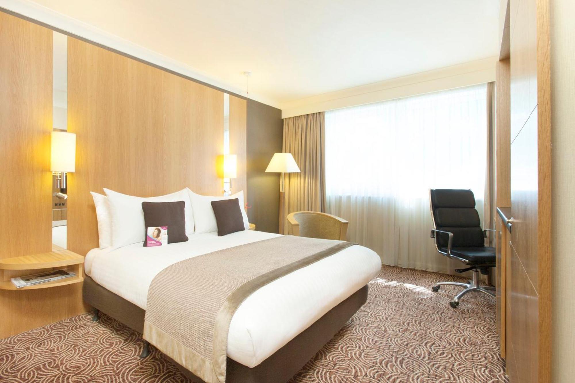Crowne Plaza Reading Hotell Exteriör bild