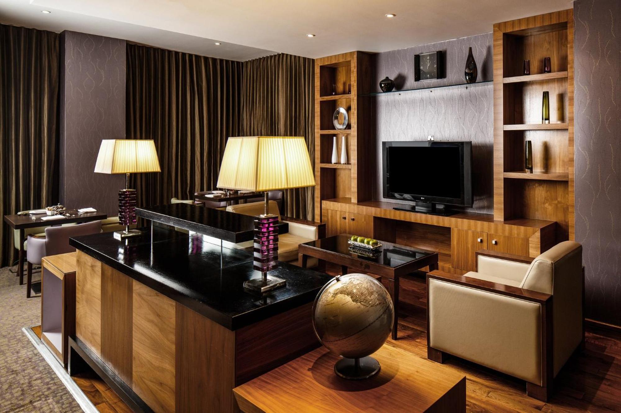 Crowne Plaza Reading Hotell Exteriör bild